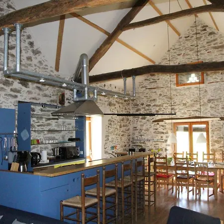 Ancienne Fermette Renovee Pour 10 Personnes Holiday home Castelmary