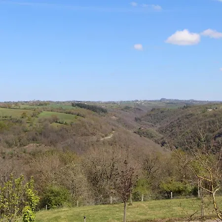 Ancienne Fermette Renovee Pour 10 Personnes Holiday home Castelmary