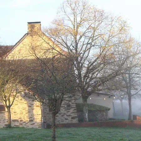 Holiday home Ancienne Fermette Renovee Pour 10 Personnes